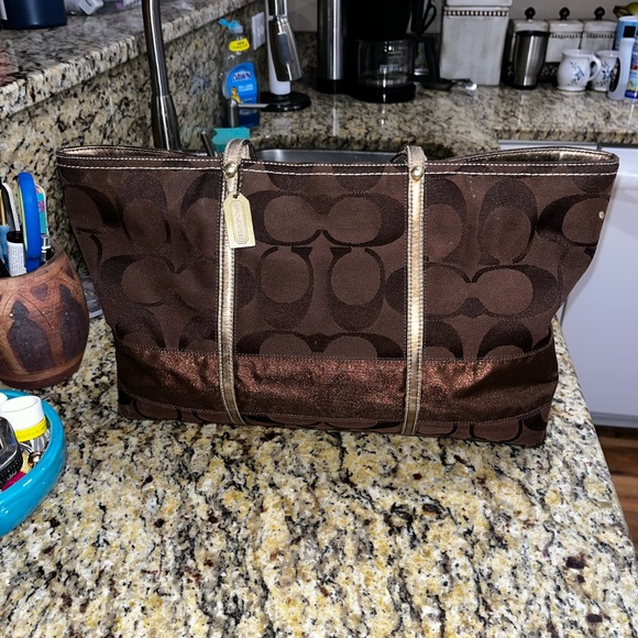 Coach Handbags - Coach Handbag Wear On Straps
